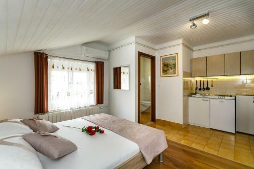 Apartments In Malinska/insel Krk 26685