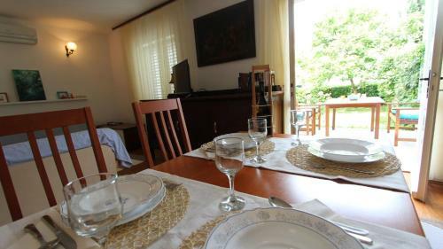 Apartment In Malinska/insel Krk 12778