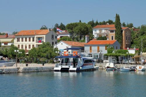 Apartments With A Parking Space Malinska (krk) - 421