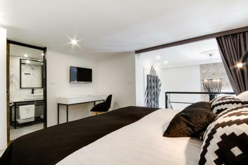 Dezign Superior Apartments