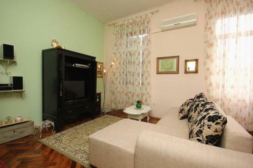 Apartments By The Sea Zadar - 10021