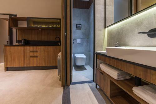 De?man Luxury Apartments