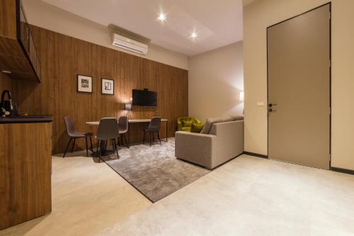 De?man Luxury Apartments