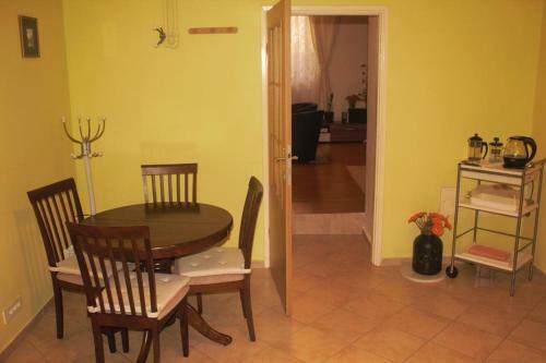 Apartments With Wifi Zagreb - 15121