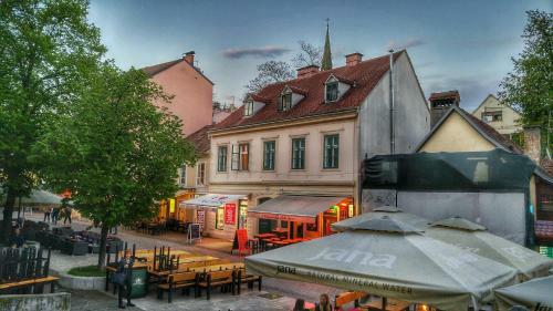 Apartments With Wifi Zagreb - 12046