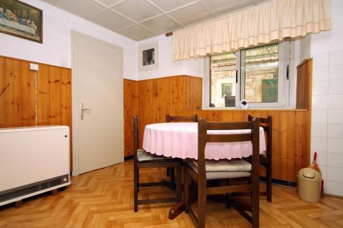 Apartment Zrnovo 9239a
