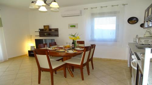 Villa Holiday Home Iva With Pool
