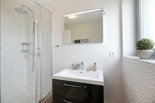 Villa Olive Garden Apartments