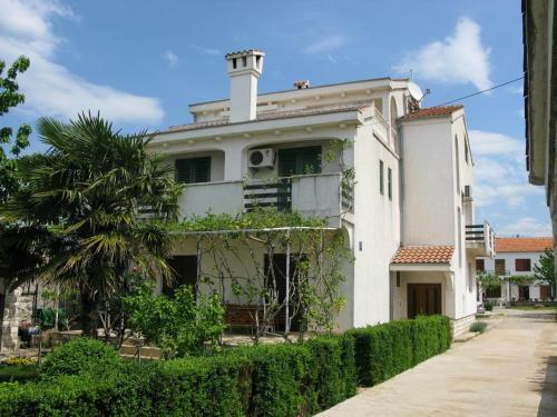 Apartments With A Parking Space Sukosan (zadar) - 14742
