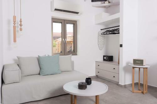 Calme Suites Mani
