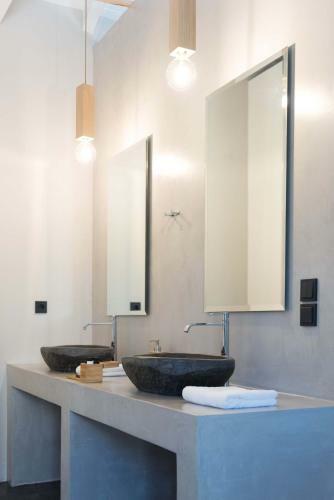 Calme Suites Mani