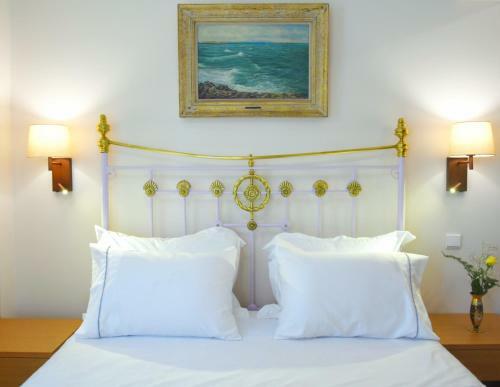 Hostal Amforeas Retreat Guesthouse