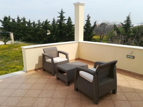 Hostal Amforeas Retreat Guesthouse