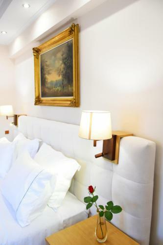 Hostal Amforeas Retreat Guesthouse