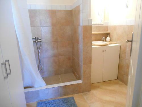 Arapakis Apartment 2