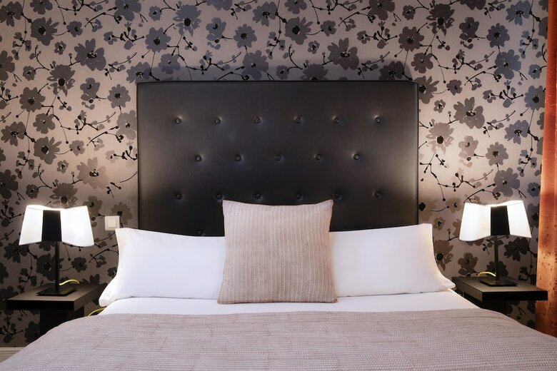 Hotel Plaza Etoile