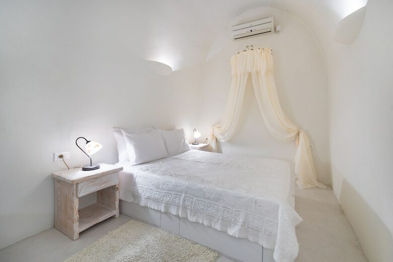 Christina's Cave House