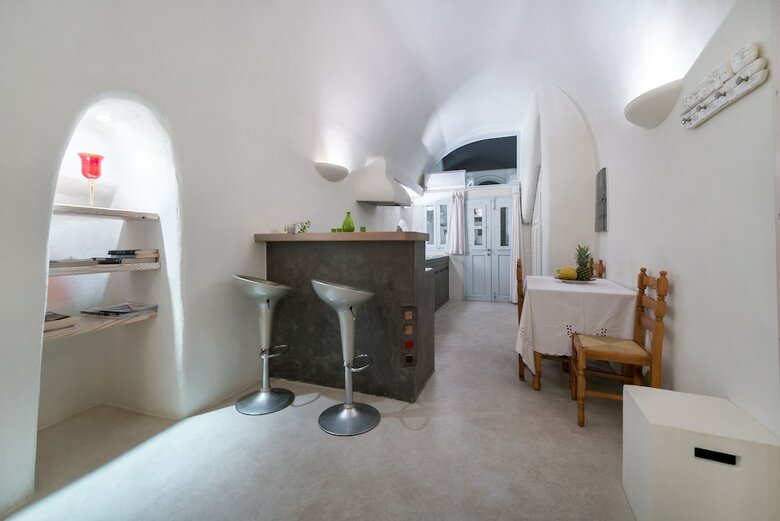 Christina's Cave House