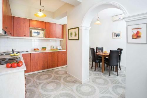 Kyra Chrysikou Villa Sleeps 6 Pool Air Con Wifi
