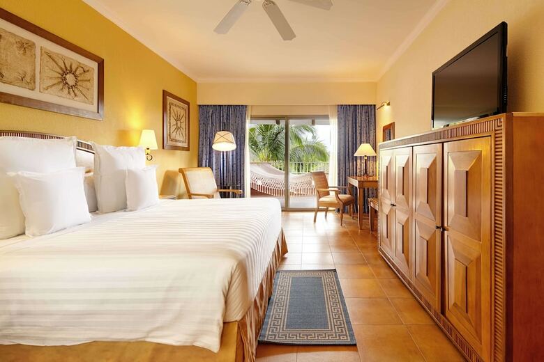 Hotel Barcelo Maya Colonial