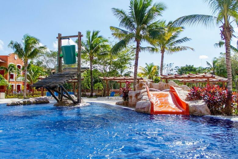 Hotel Barcelo Maya Colonial