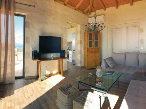 Four-bedroom Holiday Home In Kardamyli