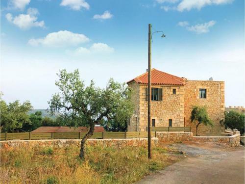 Four-bedroom Holiday Home In Kardamyli