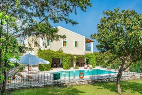 Kassiopi Villa Sleeps 10 Pool Air Con Wifi