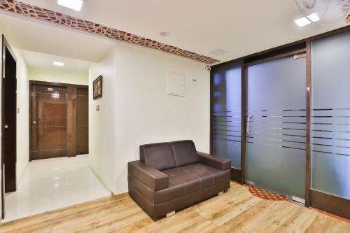 Hotel Oyo 13998 Red Apple