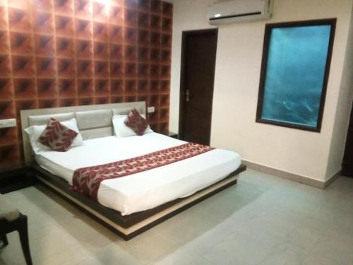 Hotel Parkside Grand Navjyoti