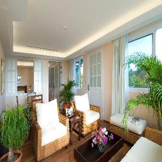 Gaia Hotel & Reserve