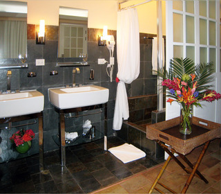 Gaia Hotel & Reserve