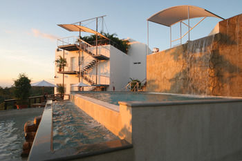 Gaia Hotel & Reserve