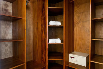 Gaia Hotel & Reserve