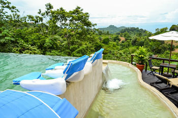 Gaia Hotel & Reserve
