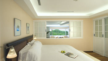 Gaia Hotel & Reserve
