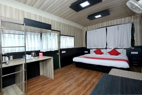Hotel Oyo 27748 Caravan Resorts