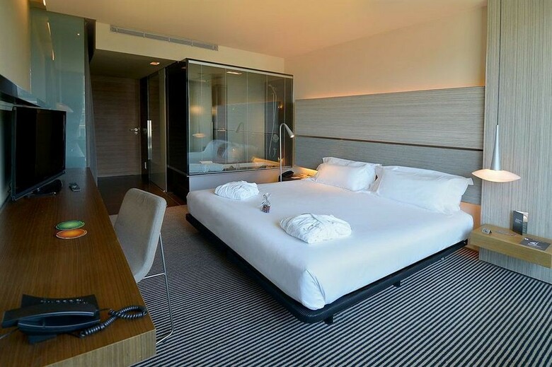 B-hotel