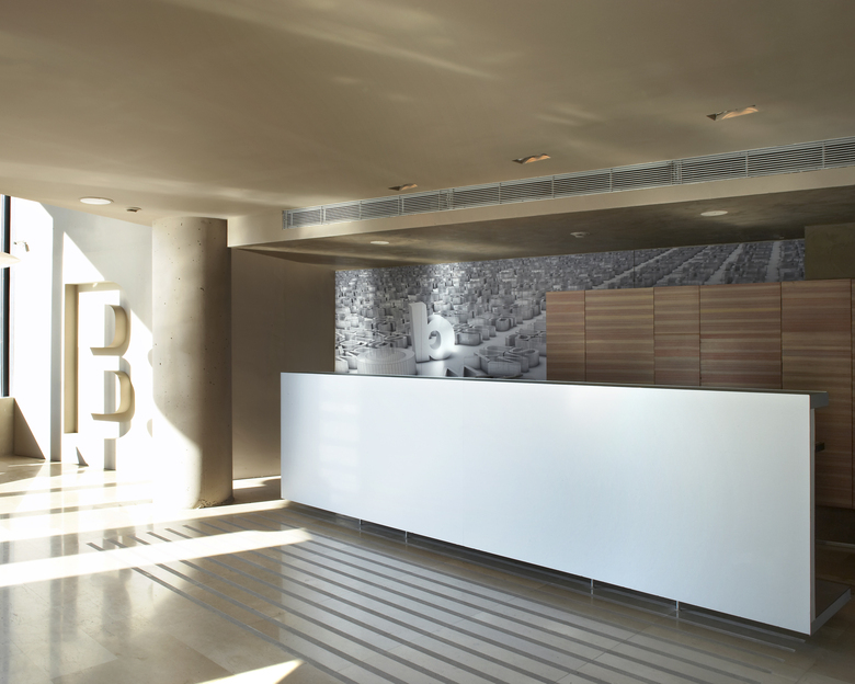 B-hotel
