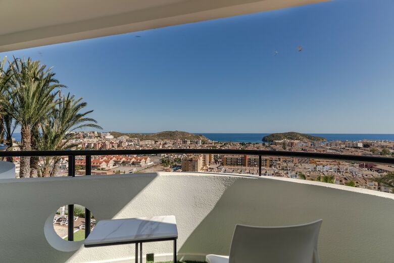 Hotel Ramada Resort By Wyndham Puerto de Mazarron