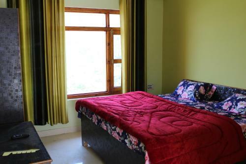 Hostal The Dhanolti Groove Garden