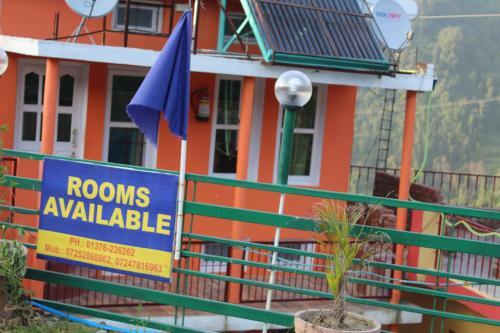 Hostal The Dhanolti Groove Garden