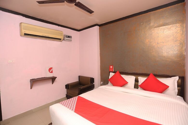 Hotel Oyo 18259 Palm Tree