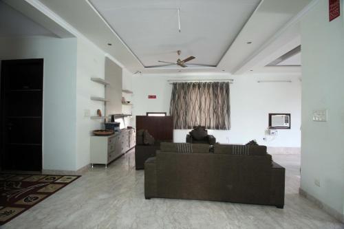 Divine Residency By Royal Collection Hotels