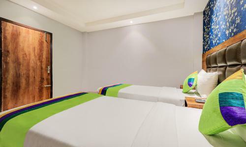 Oyo 9814 Hotel Parnil Palace 2