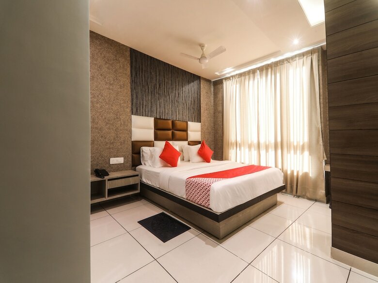 Hotel Oyo 17016 Galaxy Inn
