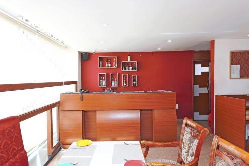 Oyo 7552 Hotel Svm Grand