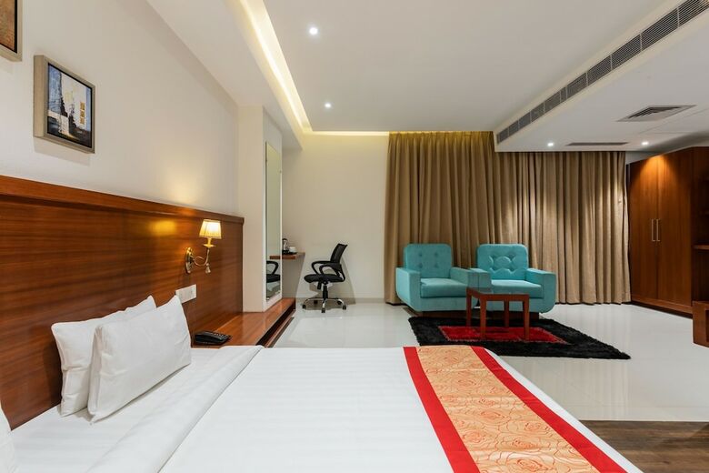 Hotel The Chandra Leela