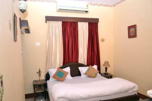 Hotel Kiran Villas