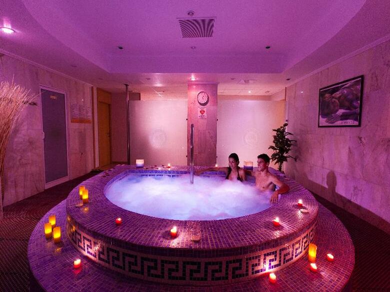 Paradise Park Fun Lifestyle Hotel